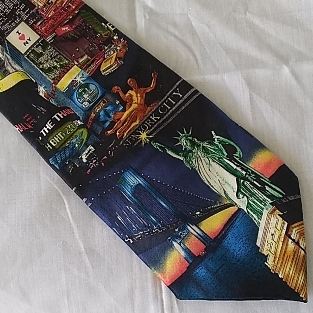 FINAL MARKDOWN MEN'S Museum Artifacts "I ❤️ NY" Tie